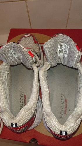 Saucony Griglia Donna Giro 18025-1. Scarpe da allenamento running rosso argento. Taglia 6,5 - Foto 3 di 11