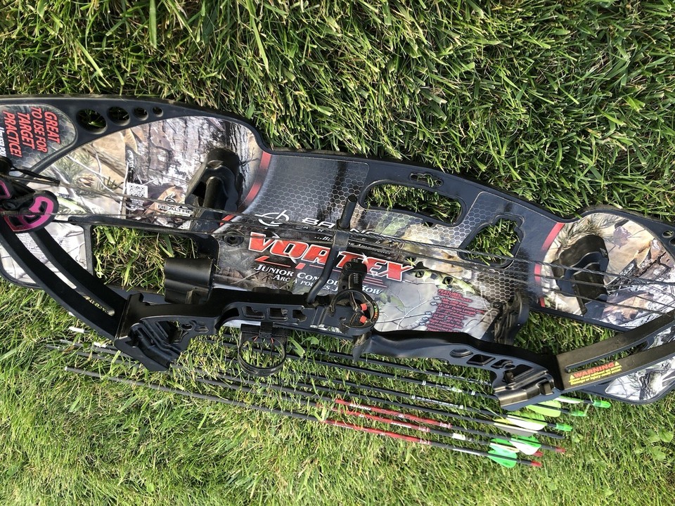 VORTEX JUNIOR COMPOUND BOW Archery Set WITH TARGET STORM BY HURRICANE 42609011094 eBay