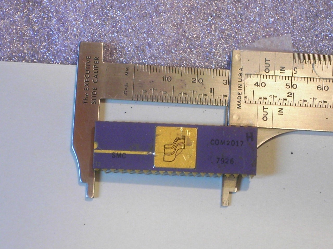 SMC COM2017 Universal Asyncronous Receiver Gold Top Gold Pins DIP 40