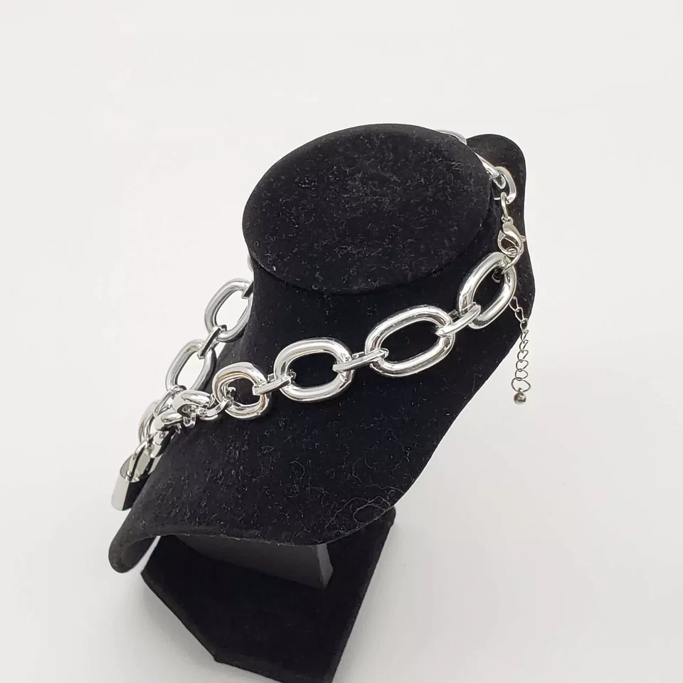 Auténtico collar de cadena Louis Vuitton con cerradura y llave enchapada en plata sin marca Foto 3 de 4