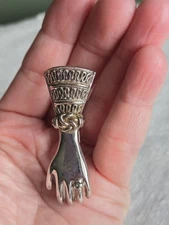 Vintage 1940-50s Silver Ladies Gloved  Hand Clip