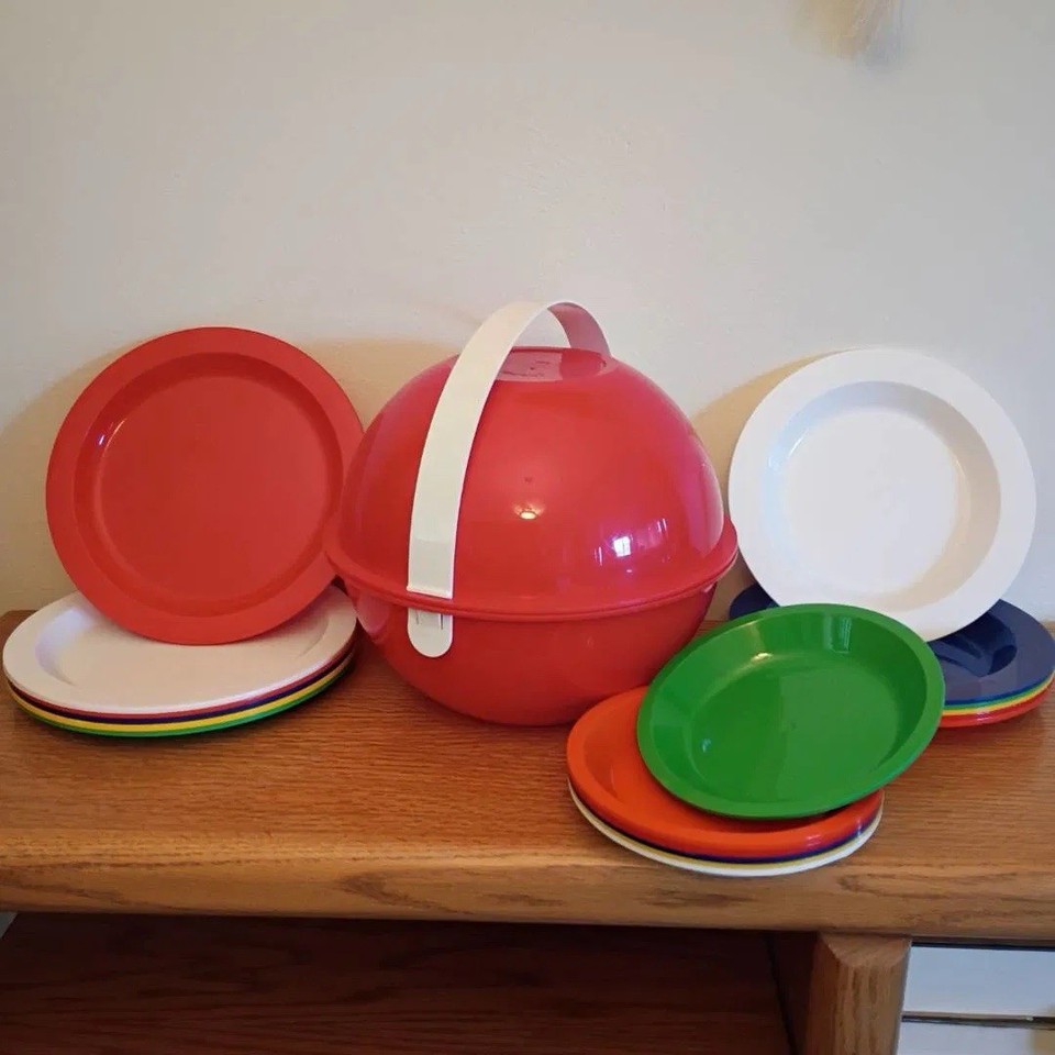 MCM INGRID CHICAGO Party Ball Picnic Set Camping Tailgate Plates Bowls ...