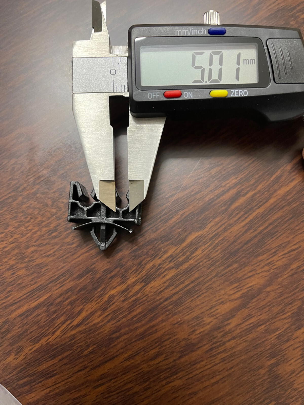 Multi Plastic Brake Line Pipe Mounting Holder Clips 2 x 3/16" / 5mm QWA