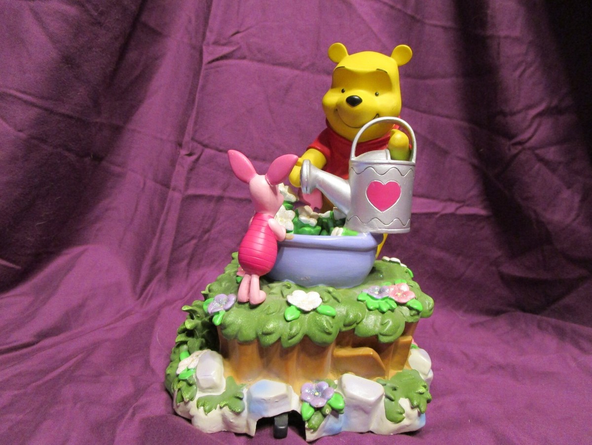 WINNIE THE POOH AND PIGLET BATTERY OPERATED MUSICAL DESK TOP WATER 