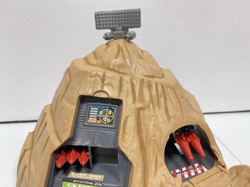 Lotto set Micro Machines Battle Zone Hospital, Black Tiger Delta e Secret Summit - Foto 5 di 8