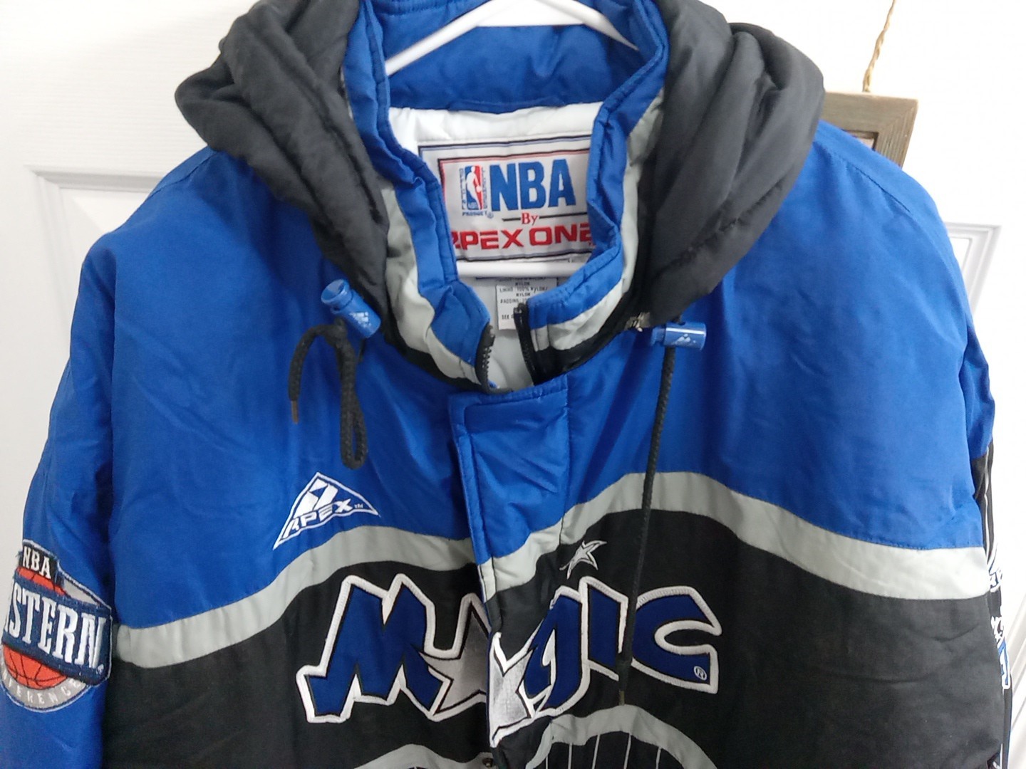 Vintage 90s NBA Orlando Magic Apex One Puffer Jacket w/ Detachable Hood XL