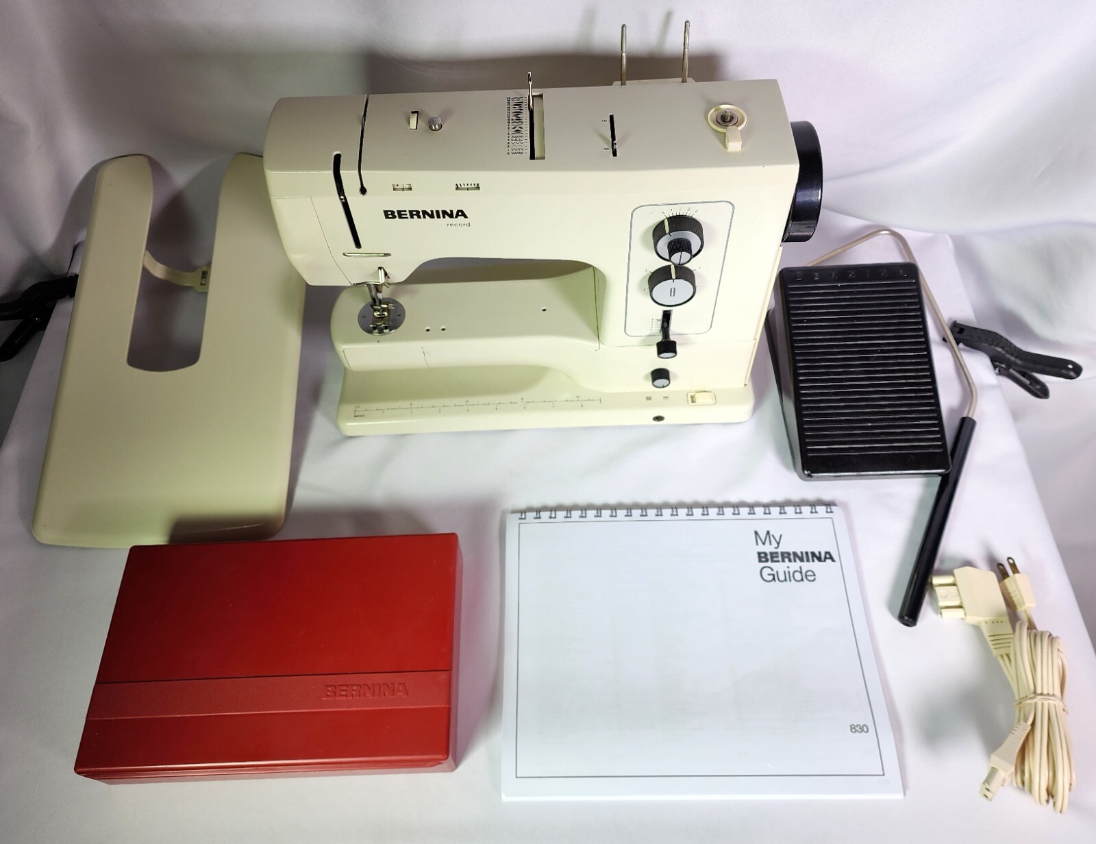 Bernina Record 830 Heavy Duty Sewing Machine w/ Case, Accessories
