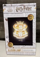 Harry Potter Hogwarts🪄Acrylic Illusion Lamp-Night Light-uses 3-AA Batt-NEW