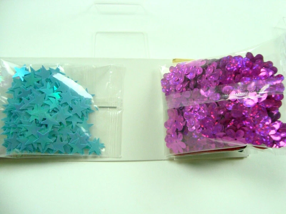 Pack 2 - Hecho a Mano Moderno - Confeti Corazones Flores Estrellas Plumas y Triángulos Foto 4 de 4