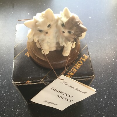 Giuseppe Armani Persian White Cats Figurine Wood base Italy Capodimonte Signed