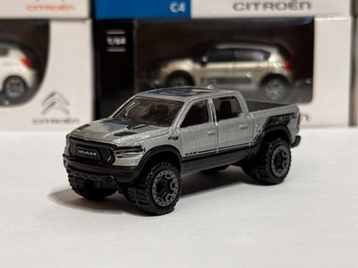 Hot Wheels Mainlines - 2020 RAM 1500 Rebel SILBER - lose