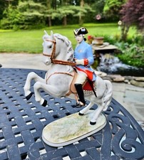 VINTAGE CAPODIMONTE PREUSS DRAGONER 1745 OFFICIER SUR CHEVAL D'ÉLEVAGE