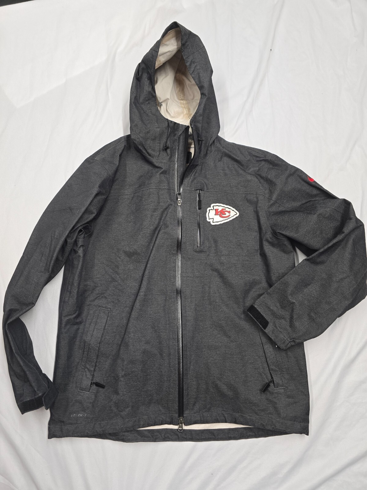 SACAI X NIKE Giacca antipioggia Nike NFL Kansas City Chiefs Storm Fit grigia taglia L grande usata