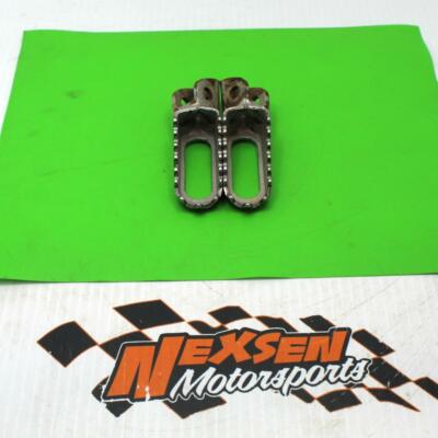 2009 Kawasaki Klx110 Left Right Foot Rests Pegs 34028-1238