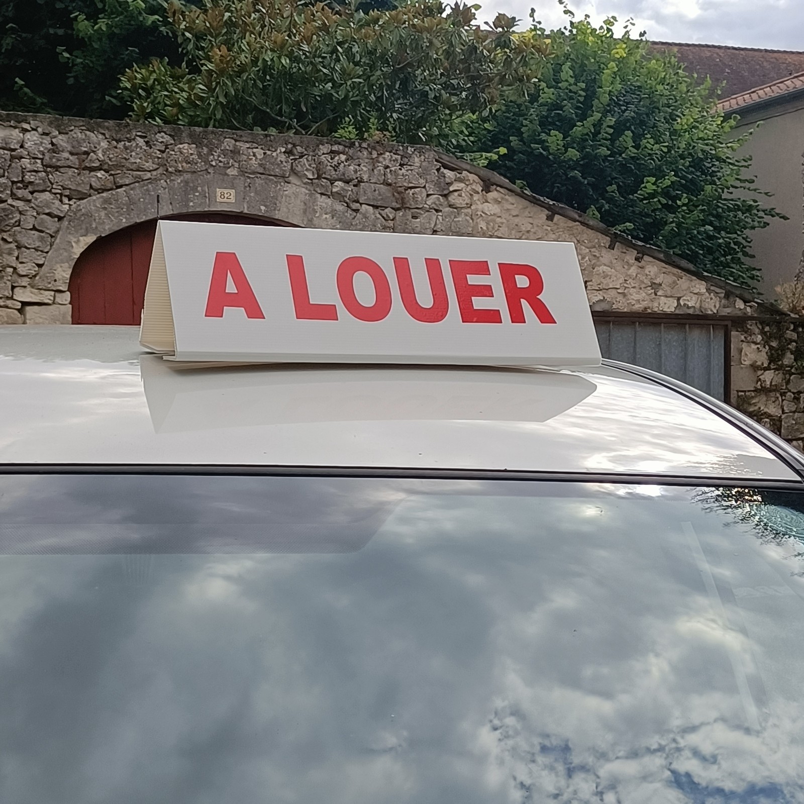 Panneaux LOUEZ MOI rigides rouge et blanc pour signalisation extérieure de voiture de location