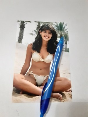 PHOEBE CATES, BEAUTIFUL ACTRESS, GLOSSY COLOR 4X6 PHOTO BRAND NEW