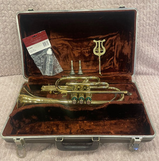 OLDS AMBASSADOR CORNET CASE MOUTHPIECES MUSIC HOLDER FULLERTON CALIF. #658635