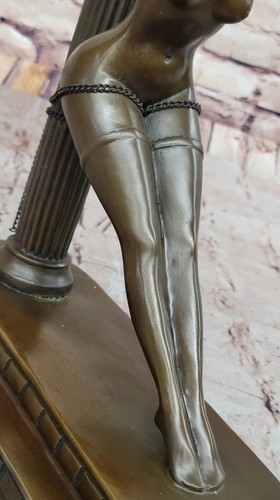 Ragazza nuda sexy in lingerie legata a una colonna con scultura bronzo Cupido Art Deco - Foto 9 di 10
