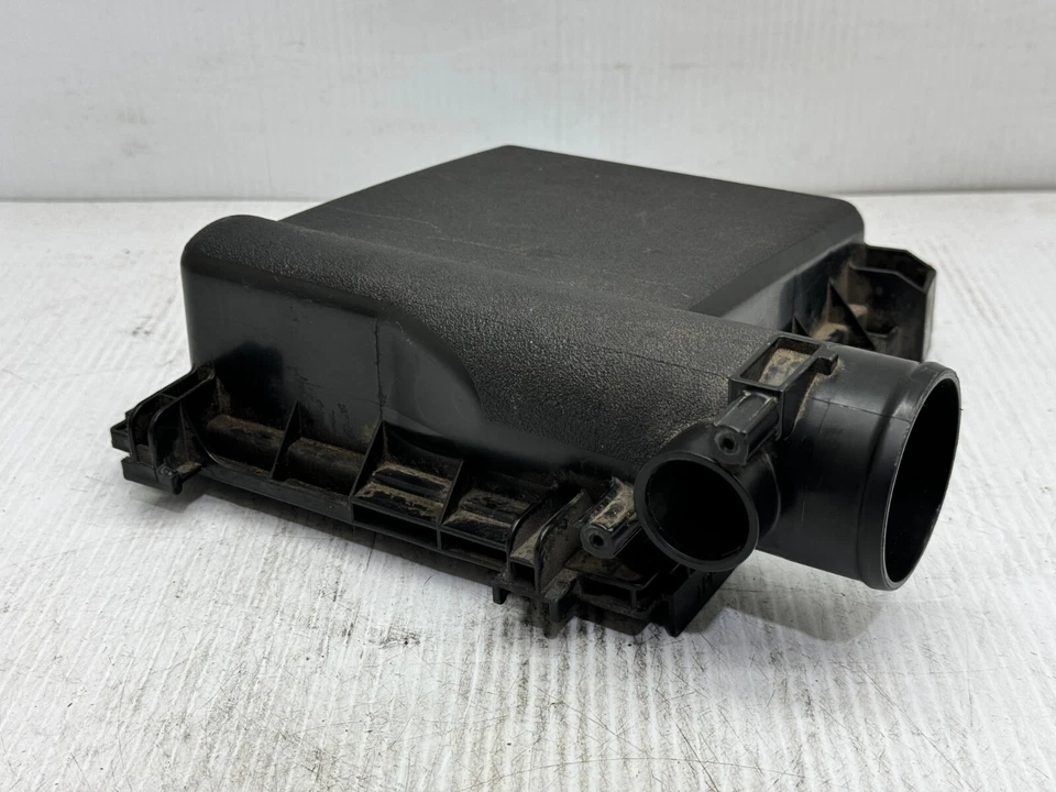2010-2015 TOYOTA PRIUS / 2011-2017 LEXUS CT200H AIR CLEANER BOX OEM 17812-37030 - Изображение 2 из 4