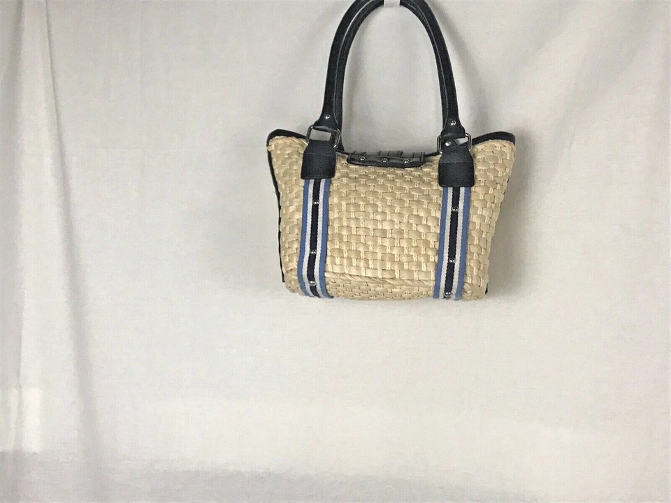 Bolso de Mano Estilo Paja Tejido Marca Chaps para Mujer Foto 2 de 4