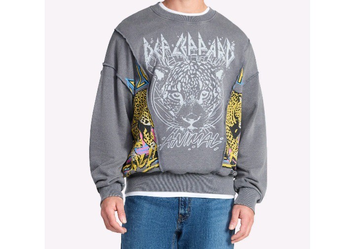 Def Leppard Men Medium Animal Graphic Rock N Roll Crewneck Sweatshirt Gray (2L)