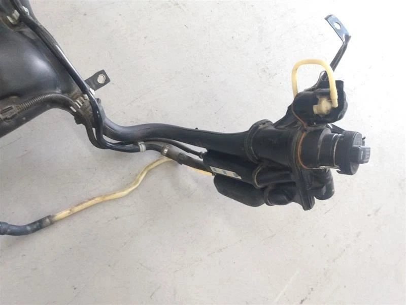 Depósito de combustible de gasolina AUDI TT MK1 8N 1,8 L CUPÉ AWD 2000 2001 2002 2003 2004 2005 2006 Foto 2 de 4