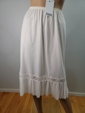 Vintage Vanity Fair All Nylon AntronIII White Half Slip Lace/Pleat bottom Size S
