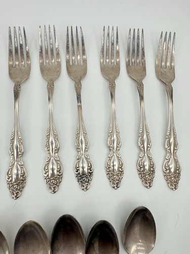 23 Piece Oneida 1881 Rogers Baroque Rose Pattern Silver Plated Flatware Set - Picture 3 of 7