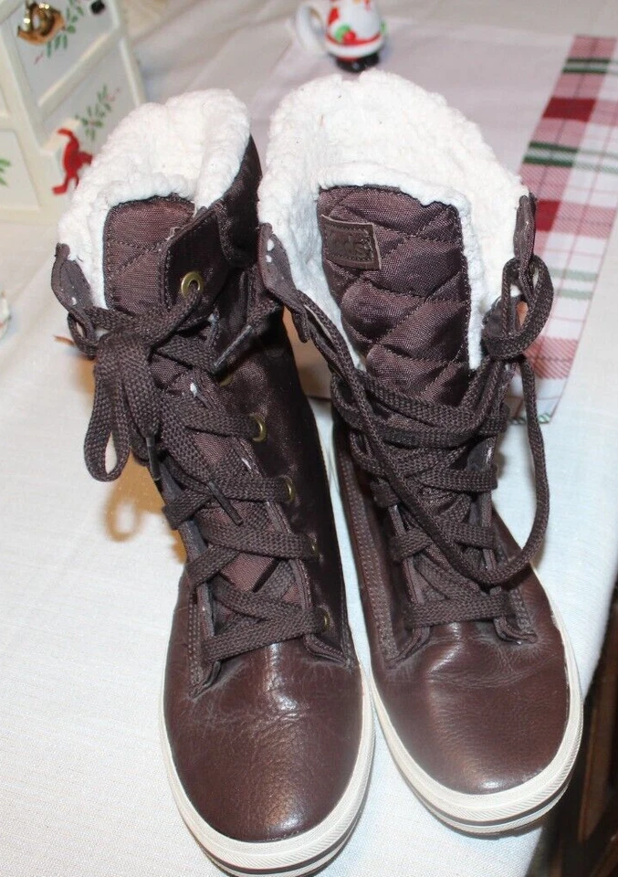KEDS FAUX FUR LINED BOOTS-SIZE 8 - Image 4 of 4