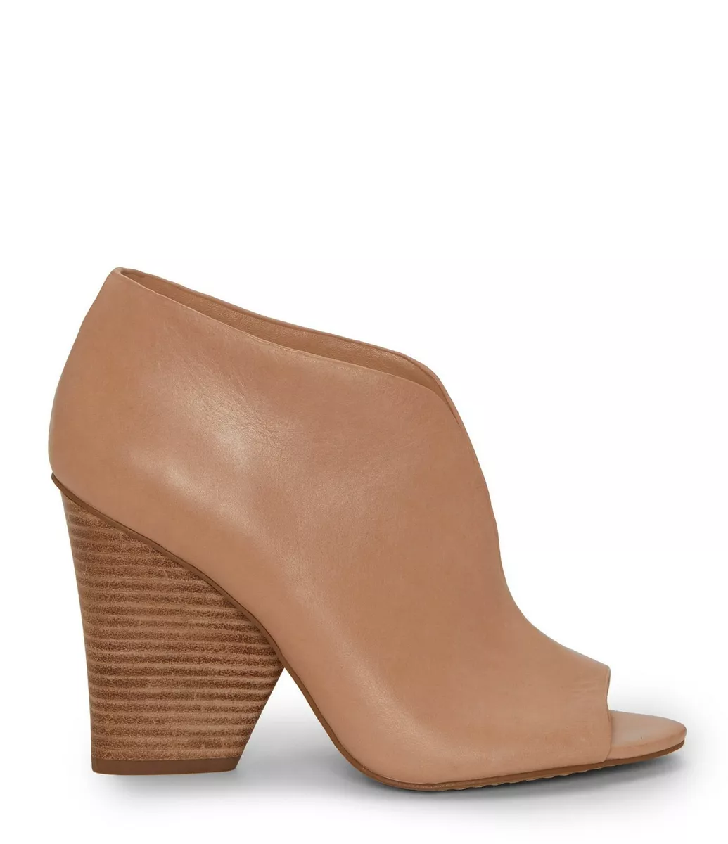 Andrita vince best sale camuto