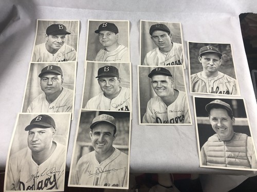1940's Brooklyn Dodgers Team Photos (25), Reese, Herman, Durocher w/ Envelope - Picture 12 of 19