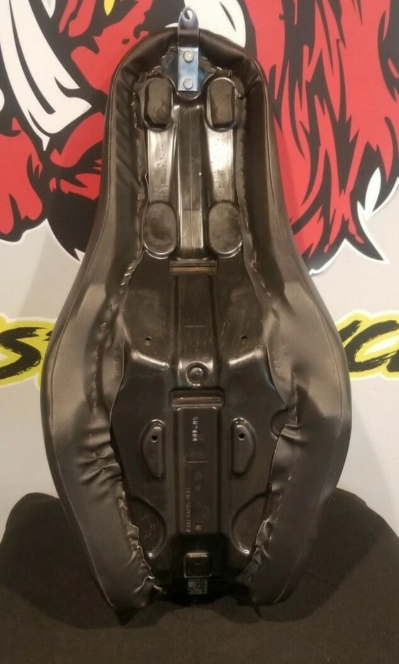 2006 Harley Davidson Dyna seat - Black Gator - Image 2 of 4