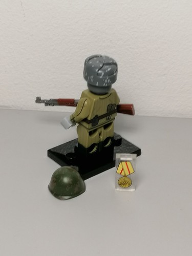 WW2 Soviet Russian Soldier Minifigure Deluxe Version - Imagen 2 de 2