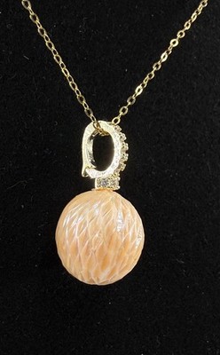 Handgeschnitzte Edison Perle Dragon Scale 14 mm Anhänger mit Zirkonia