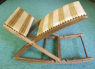 Fußhocker Beinschaukel Massivholz Gestell dreifach verstellbar klappbar vintage