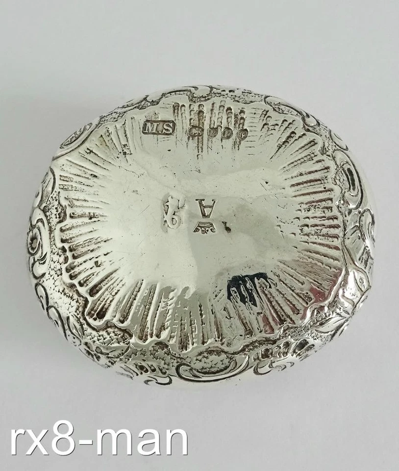 1892 SUPERB ANTIQUE DUTCH SOLID SILVER REPOUSSE EMBOSSED DECORATED PILL BOX - Image 3 of 4