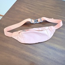 Women  s Pink Fanny Pack Crossbody Bag Multi Pockets NWOT R5