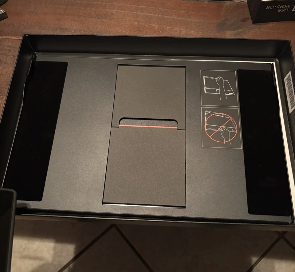 Lenovo ThinkVision USB Monitor LT1423p Wide - Image 4 of 4