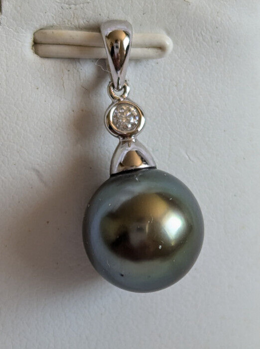 Pendentif perle de Tahiti verte et or 18 carats bijou chic pour vos soirées