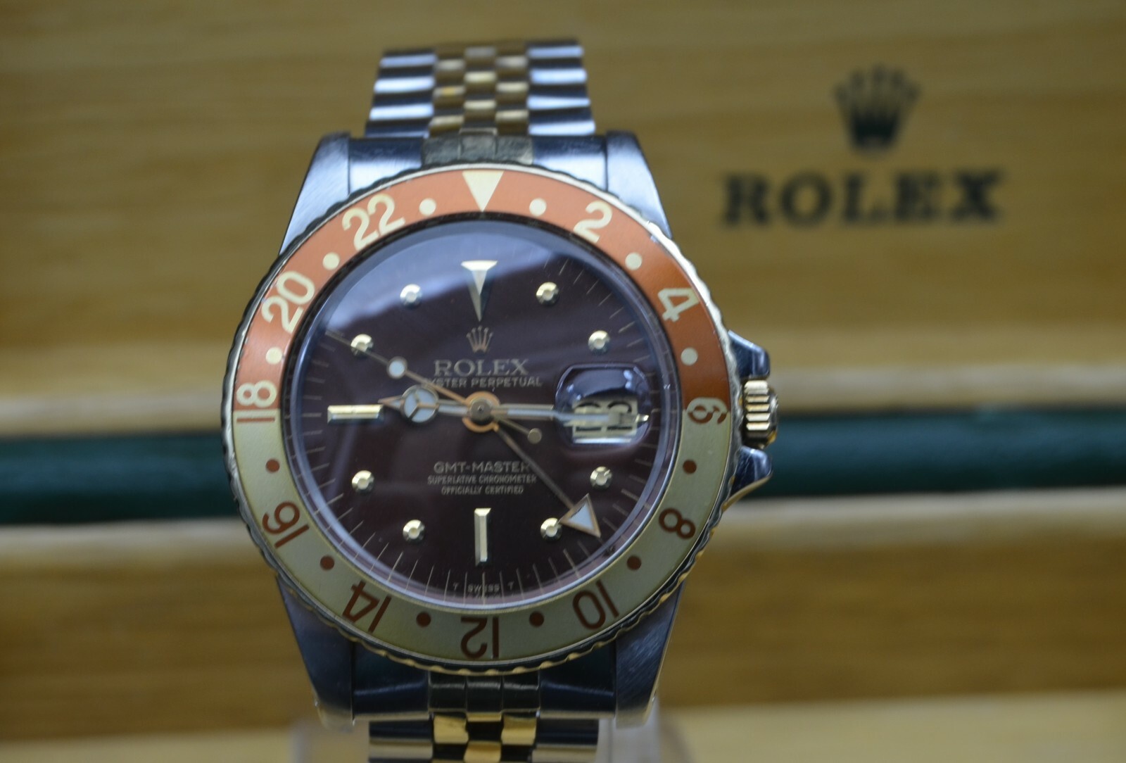 Купить ROLEX GMT MASTER 1675 Stahl Gold Rootbeer Root на Аукцион DE из  Германии с доставкой в Россию, Украину, Казахстан