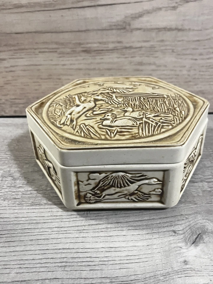 Plato de cerámica cubierto con forma de hexágono con gansos patos Avon para baratija Foto 2 de 4