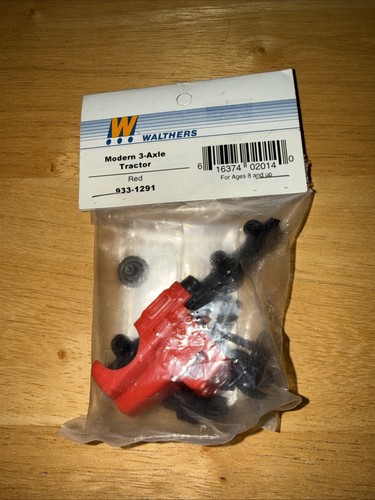 Tractor Walthers escala HO 933-1291 moderno (rojo) de 3 ejes NUEVO | Zustand: New