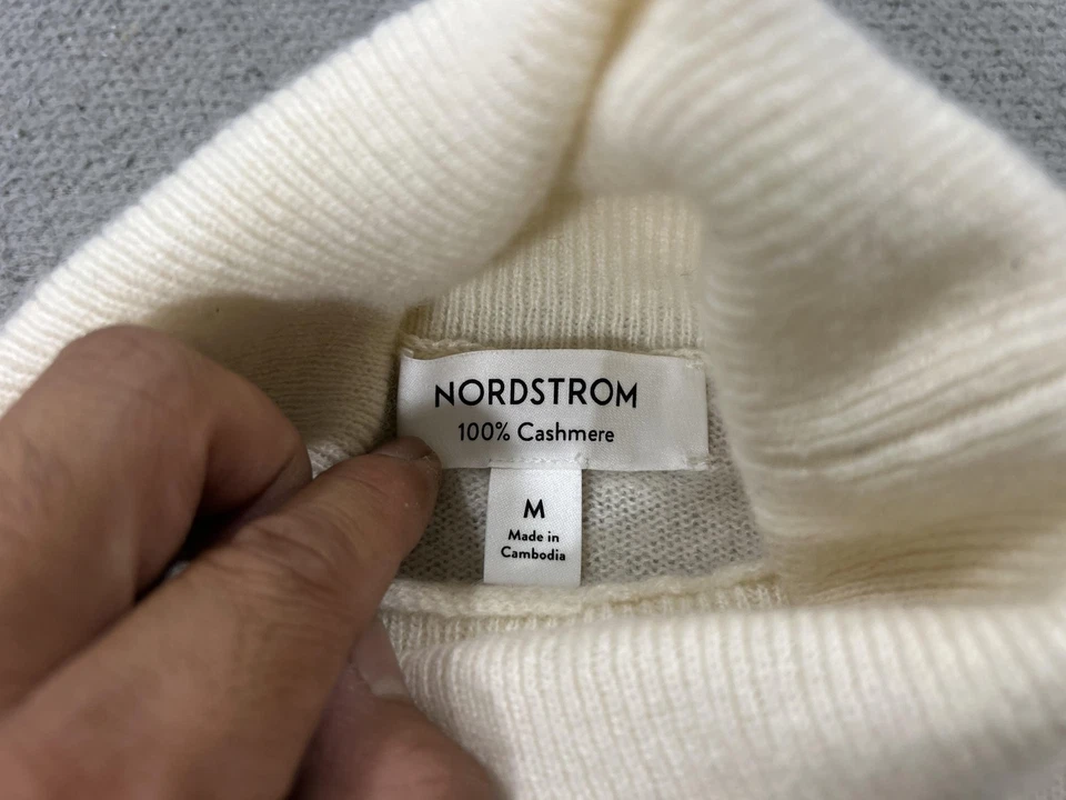 Suéter Nordstrom Mujer Mediano Marfil Cachemira Cuello Alto Acanalado Silencioso Lujo Foto 3 de 4