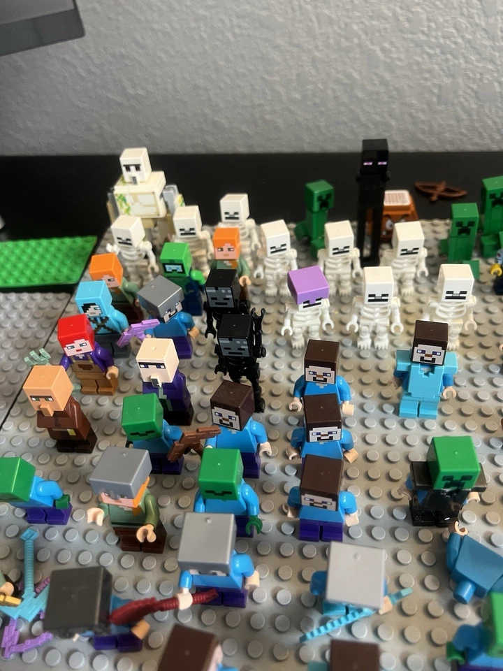 Lego Mini figures Lot 100+ Minecraft Figures - Image 4 of 4