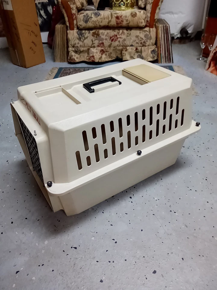Petmate Pet Taxi Pet Carrier 20 " long 1 Foot High For Small Pets "Used "  - Изображение 2 из 4