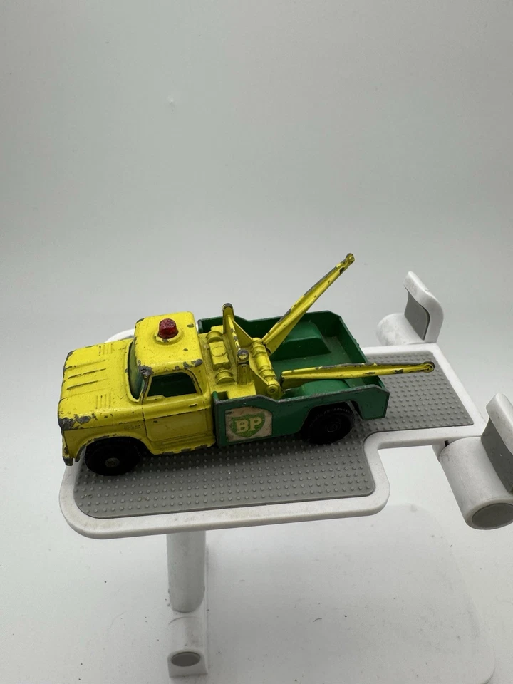 Camión Dodge Matchbox 1965 13-D2 "BP" vehículo de juguete fundido a presión amarillo vintage Foto 2 de 2