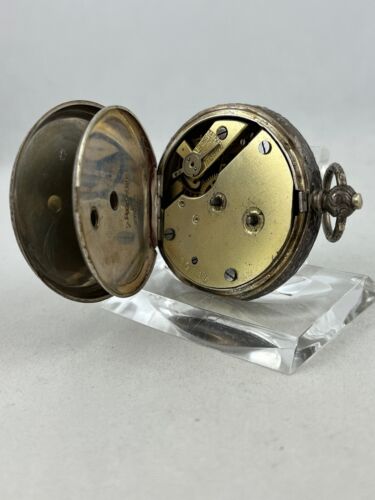 Taschenuhr Schlüsselaufzug 0,800er Silber mit verziertem Gehäuse , funktioniert - Bild 4 von 6