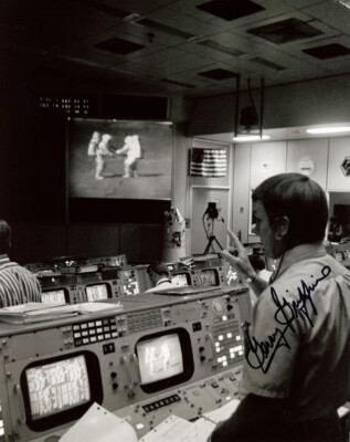 GERRY GRIFFIN SIGNED 8x10 PHOTO APOLLO FLIGHT DIRECTOR NASA LEGEND BECKETT BAS