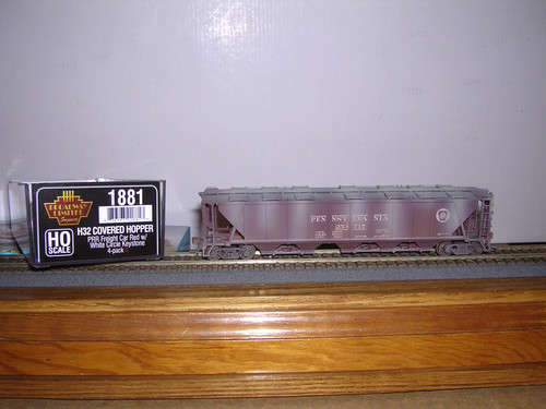 B.L.I. #1881 P.R.R. Coche tolva cubierta H-32 5 bahías #253543 desgastado H.O. 1:87 | Zustand: New