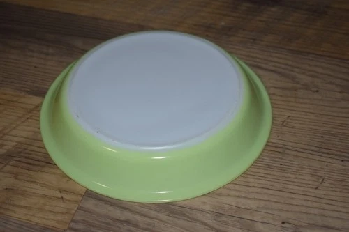 Vintage Pyrex Lime Green Pie Baking Dish White Inside  9 1/2"  Ovenware